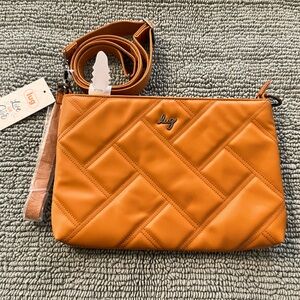 Lug Waltz Crossbody Bag Satin Luxe - NWT
Color: Cappuccino